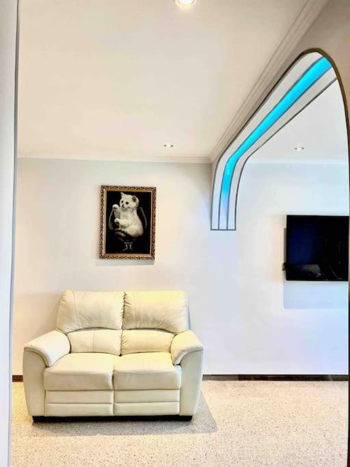 Shared Apartment! Piso Compartido! Общая Квартира! Sevilla Bagian luar foto