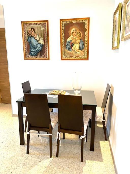 Shared Apartment! Piso Compartido! Общая Квартира! Sevilla Bagian luar foto